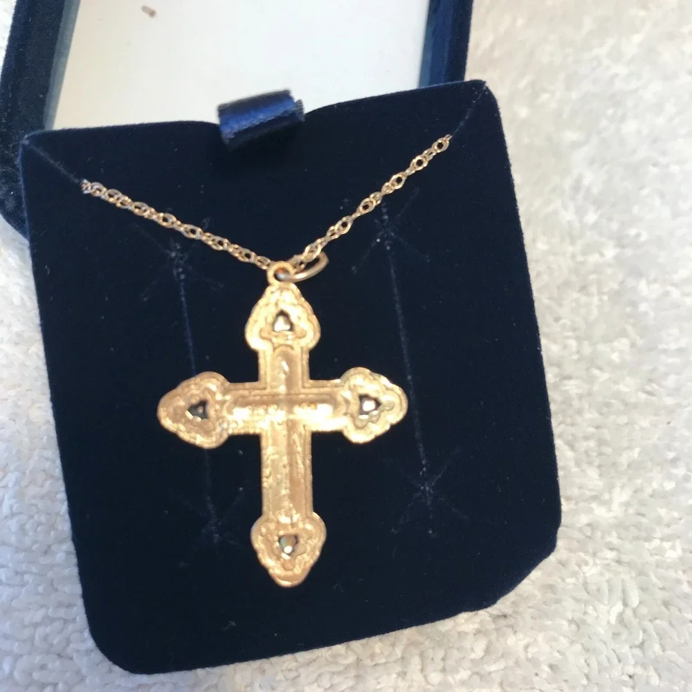 Avon this exquisite